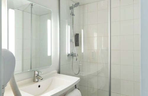 Rungis Hotel | B&B HOTEL Orly Rungis Aéroport 3 étoiles