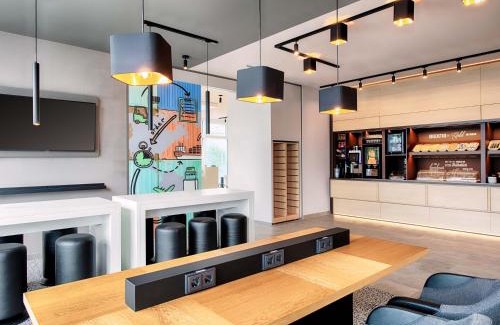 Stuttgart Hotel | B&B Hotel Stuttgart-Neckarhafen