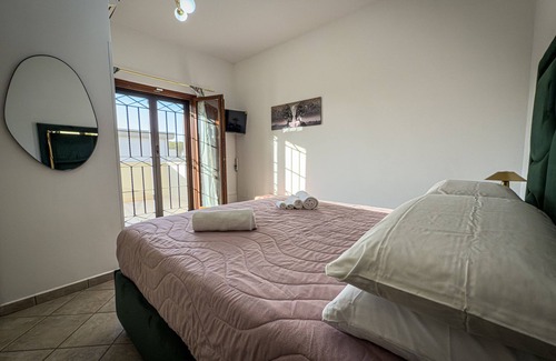 Zona XXXII Acilia Nord House | B&B La Fenice Rome - Fiumicino. Close to the center of Rome and the airport.