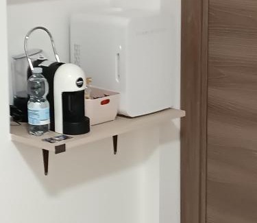 Vasto House | B&B LE LUCI CAMERA IN ATTICO GRAN VISTA interno 4 rose bianche