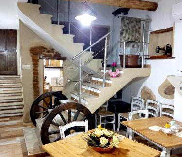 Fonni Bed & Breakfast | B&B Santu Giuvanni "Un tuffo nel passato Fonnese"