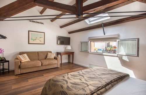 Palermo Bed & Breakfast | B&B Villa Liberty sul mare - Camera Magenta