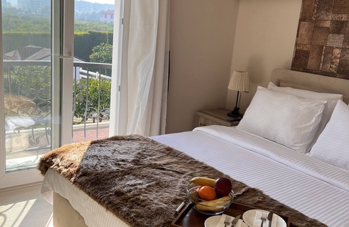 Narlidere Hotel | B.equine Range Hotel