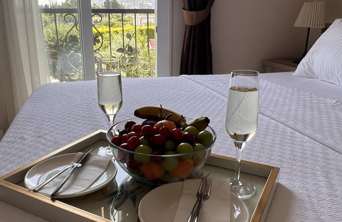 Narlidere Hotel | B.equine Range Hotel