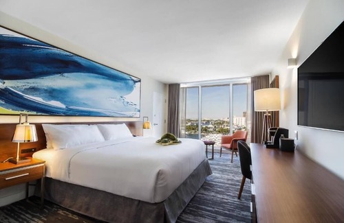 Central Beach Resort | B Ocean Resort Fort Lauderdale Beach