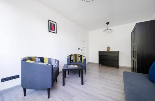 Baluty Apartment | Bałuty Designer Apartment by BookingHost