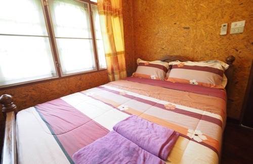 Samut Songkhram Hotel | Baan Suanjarean Resort