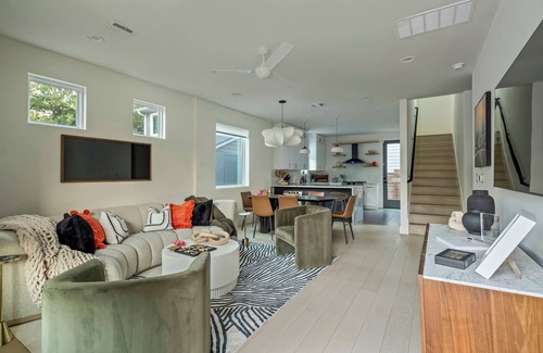 Central East Austin House | Bach & Bubbly House - 5BR, Pool, Gym & Glam Room