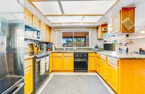 Mesa House | Backyard Oasis Ideal for Spring/Summer! Pool, Misters, Bluetooth Speakers + more