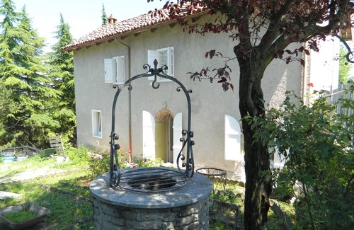 Diano d'Alba House | Badinot house is an oasis in Diano d'Alba, the heart of the Langhe, near Alba and Barolo