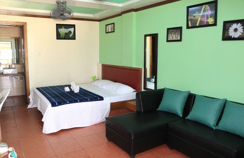 Puerto Galera Resort | BADLADZ Beach & Dive Resort - King Ocean Suite