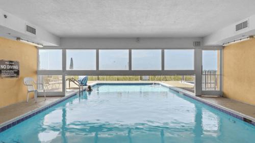West Panama City Beach House | Bahama Breeze by AvantStay Gulf Front 2 Pools Beach Chairs Included