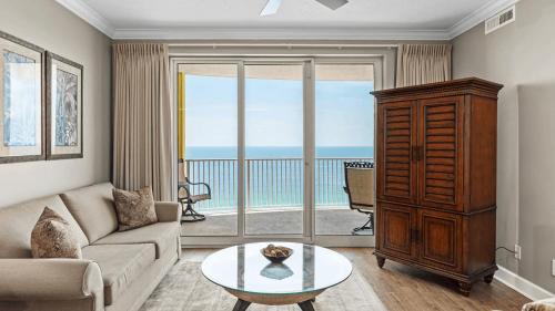 West Panama City Beach House | Bahama Breeze by AvantStay Gulf Front 2 Pools Beach Chairs Included
