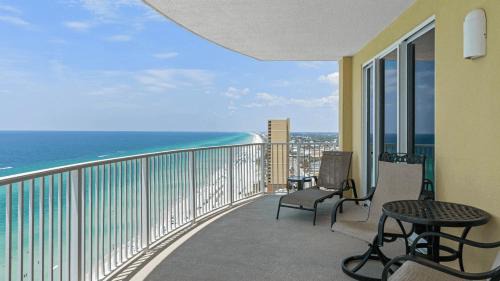 West Panama City Beach House | Bahama Breeze by AvantStay Gulf Front 2 Pools Beach Chairs Included