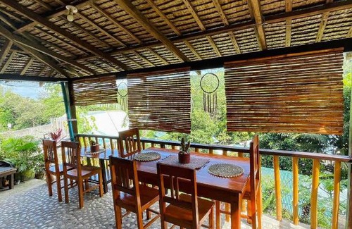 Puerto Galera Bed & Breakfast | Bahay Luntian Guest House