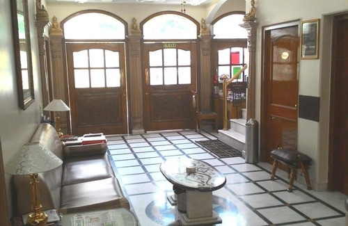 Karol Bagh Hotel | Bajaj Indian Home Stay
