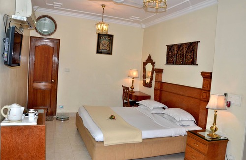 Karol Bagh Hotel | Bajaj Indian Home Stay