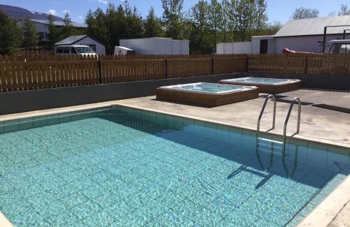 Varmahlid House | Bakkaflöt Guesthouse