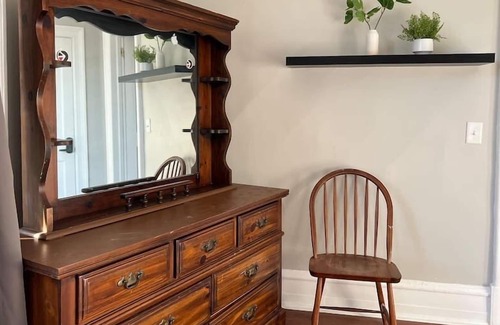 Bala-Cynwyd House | Bala Cynwyd Entire House - 7 BR 4.5 BA w/ Backyard