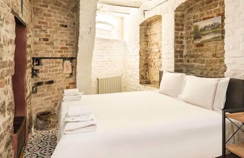 Balat Villa | Balat Heritage Close to Iconic Spots