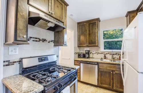 Reseda House | Balcom Breeze Escape