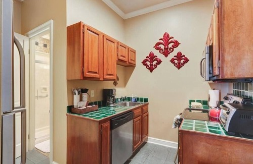 French Quarter Hotel | Balcony Suite in Historic French Quarter Hotel – Central & Charming