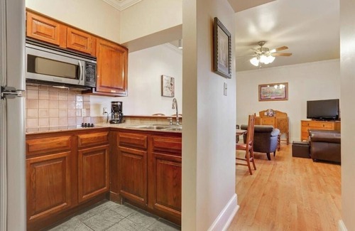 French Quarter Hotel | Balcony Suite in Historic French Quarter Hotel – Central & Charming