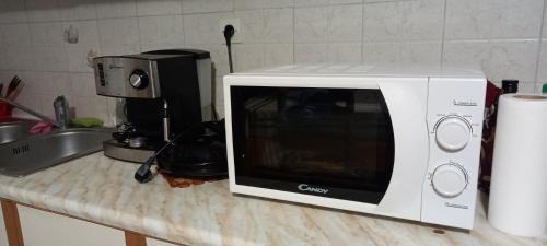 Apollonas Apartment | Balcony to Aegeon 3