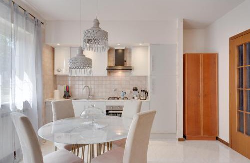 Gorizia Apartment | Ballerina Cappuccina - Patio, Netflix e Garage box