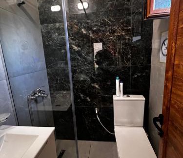 Albania House | Ballkoni i Goricës
