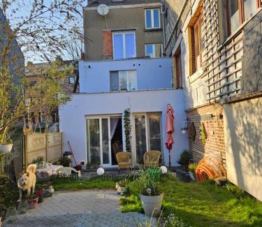 Neder-Over-Heembeek Apartment | Balsamine