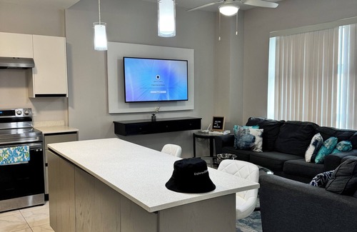 Beverly Hills Apartment | Bamboo Breeze City at the Lofts
