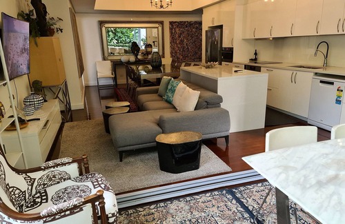 Arncliffe House | Bamboo House, LUX 3BR house close 2 City/beach/airport/train Staion