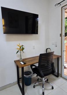 Big Creek Bed & Breakfast | Bamboo Lodge