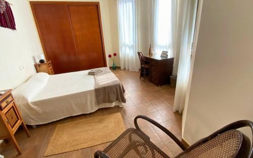 Alzira House | Bamboo Room with mountain views and lots of natural light