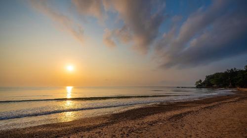 Sai Thong Resort | Ban Saithong Beach Resort