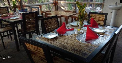 Mto wa Mbu Hotel | Banana farm lodge