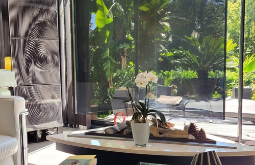 Arzano House | BANANIERS. Air-conditioned house on one level, SPA in garden not overlooked 5 *.