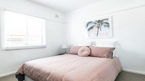 Ettalong Beach House | Bangalow Beach House - Ettalong, pet friendly, walk to beach,shops,cafes
