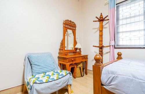 Phongprasan House | Bangsaphan Paradise Brown House