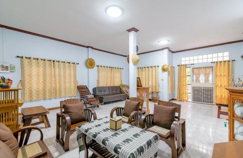 Phongprasan Villa | Bangsaphan Paradise Green House