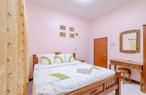 Phongprasan Villa | Bangsaphan Paradise Green House