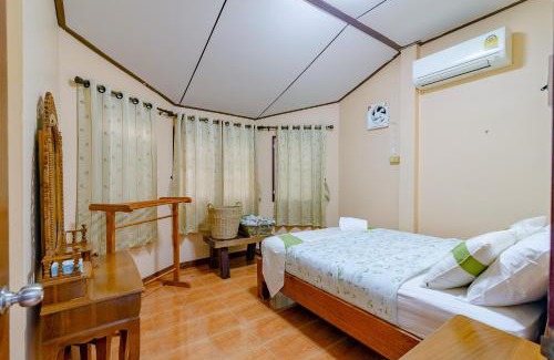 Phongprasan Villa | Bangsaphan Paradise Green House