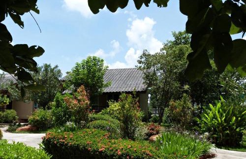 Sisaket Bed & Breakfast | Bansuanrachawadee B&b