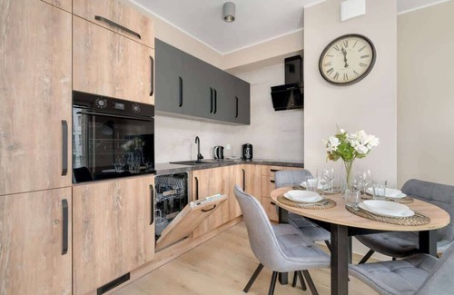 Jezyce Apartment | Barańczaka 1B | Sophisticated Apartment | Parking