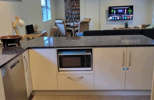Pegasus House | Barefoot Beach House Pegasus Town Christchurch - Beach, Golf, Lake, Restaurants.