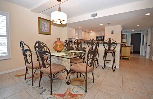 Englewood Condo | Barefoot in the Sand - Gorgeous Gulf Front Condo