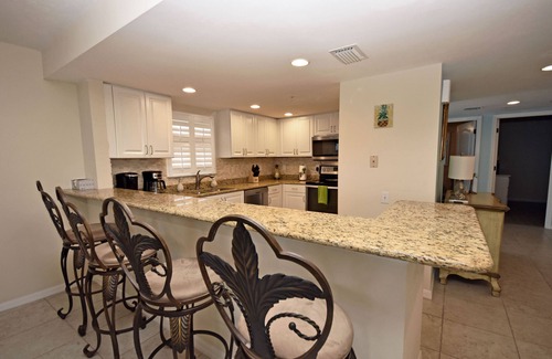 Englewood Condo | Barefoot in the Sand - Gorgeous Gulf Front Condo