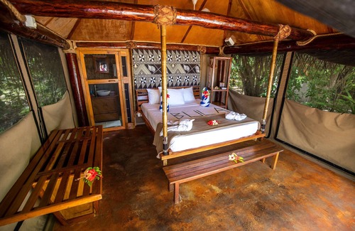 Drawaqa Island Hostel | Barefoot Manta Island Resort and Marine Sanctuary