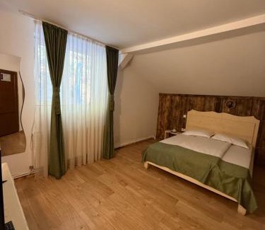 Arefu Hotel | Barlogul din Vidraru